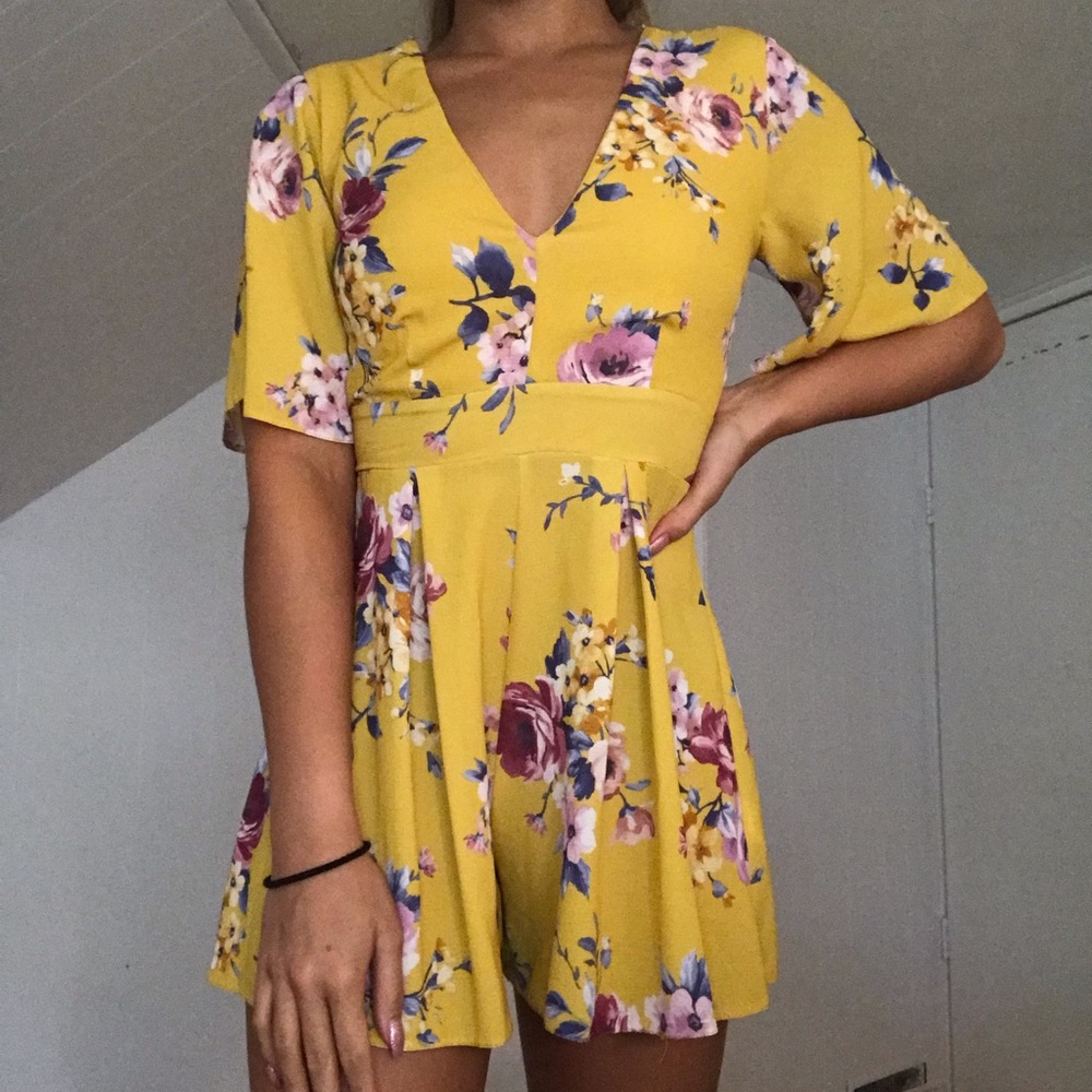 Yellow floral romper/playsuit - Picture 1 of 2